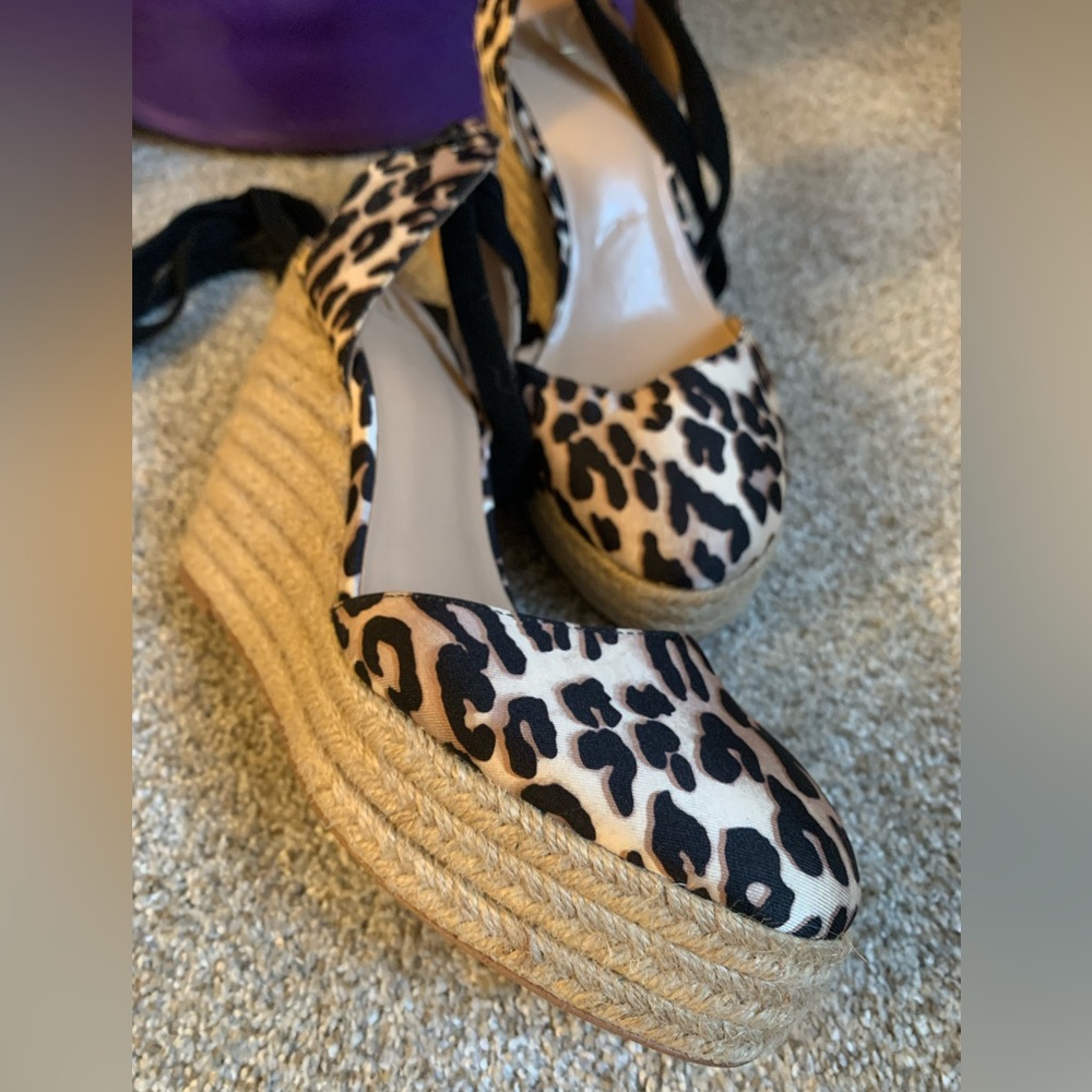Tie up wedges